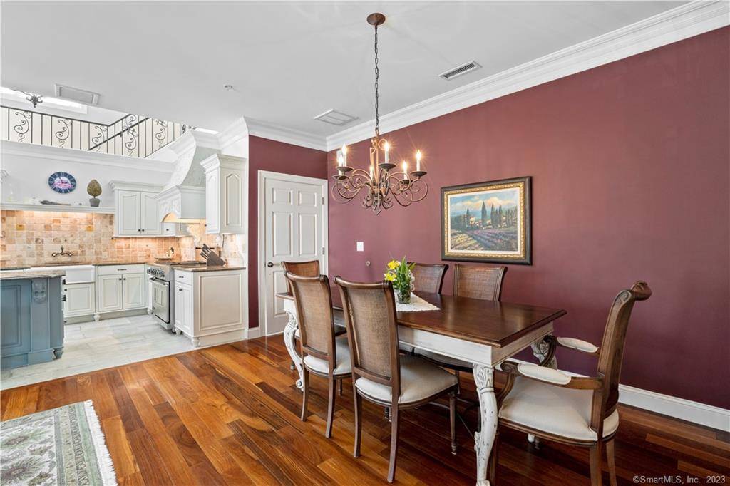Dining-Area