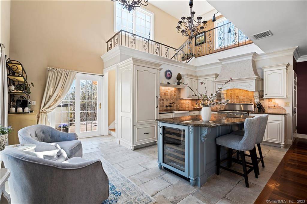 Kitchen-Sitting-Area