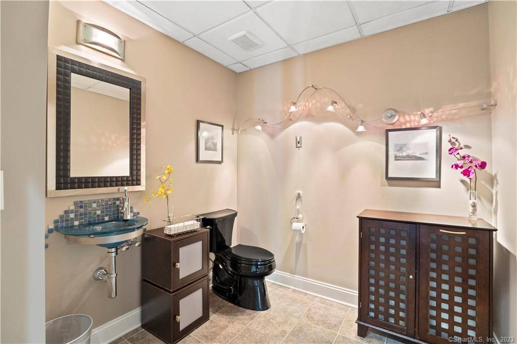 Ofice-Bathroom