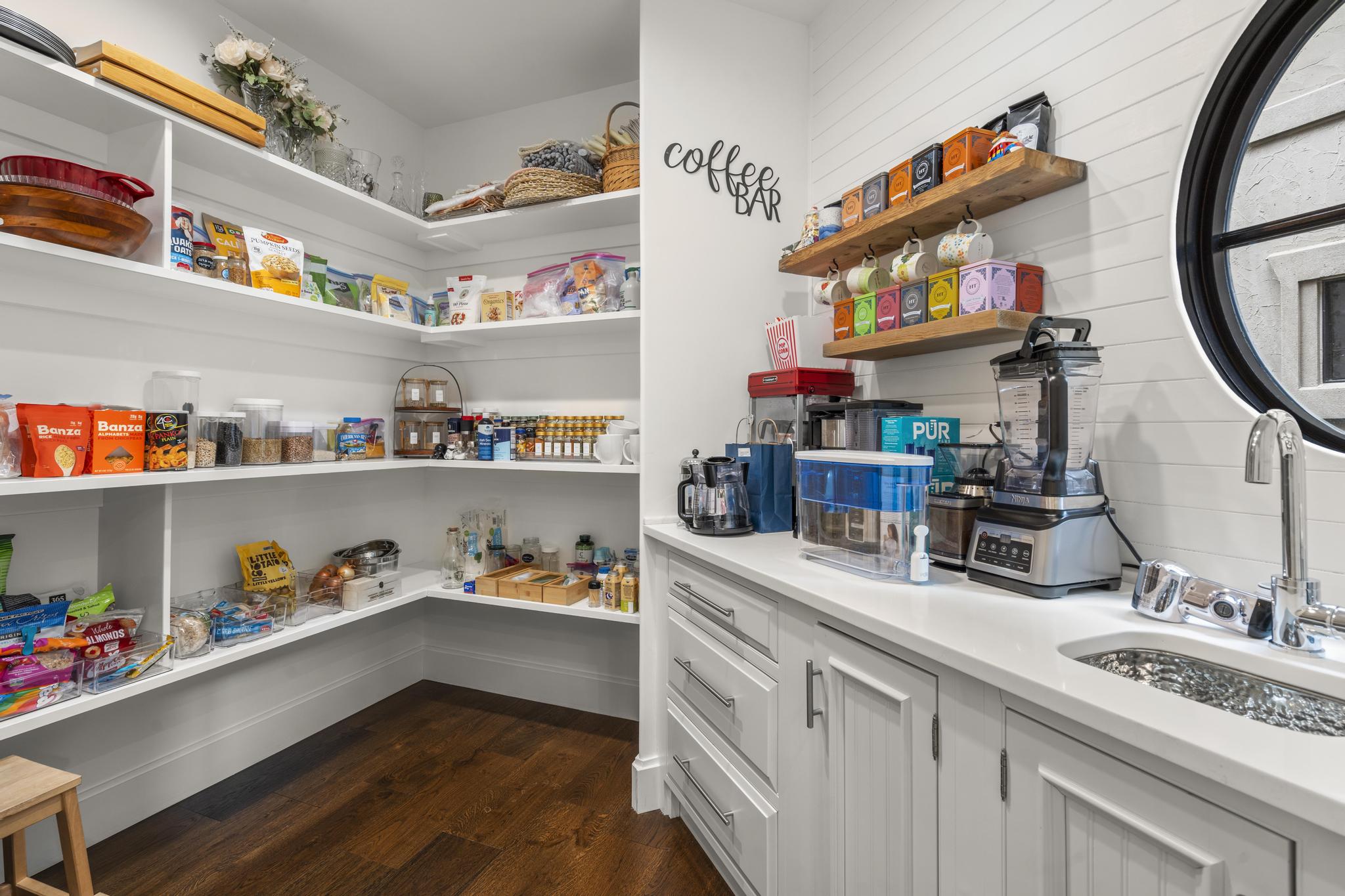 028-Pantry